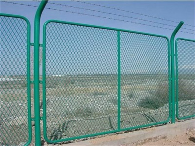 鐵路護欄網(wǎng)圖片3
