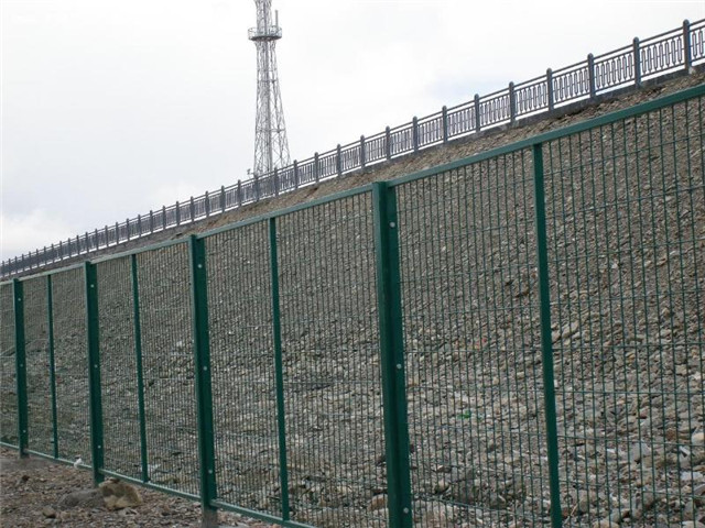 鐵路護欄網(wǎng)圖片4